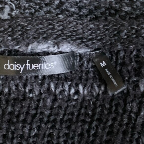 Women’s Daisy Fuentes fuzzy sweater - Picture 4 of 5